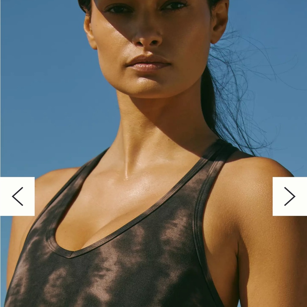 Varley NEW Let's Move Sports Bra - Picture 2 of 8